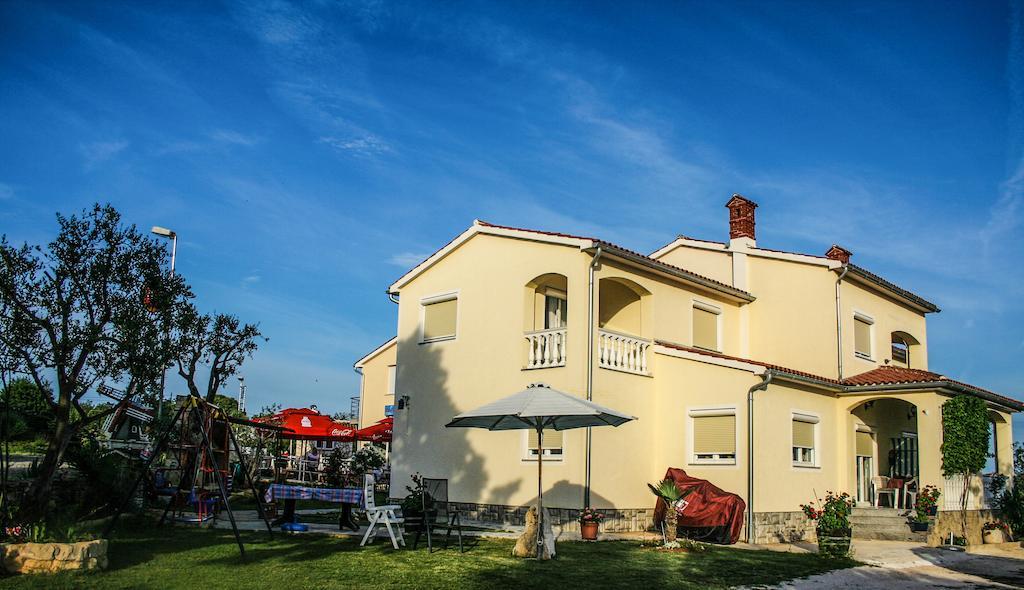 Guest House Croatia Фажана Экстерьер фото